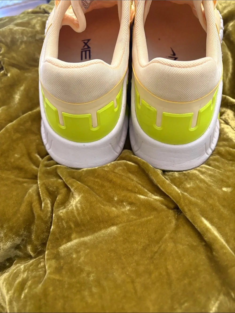 Pale Yellow Metcon-Style Athletic Sneakers